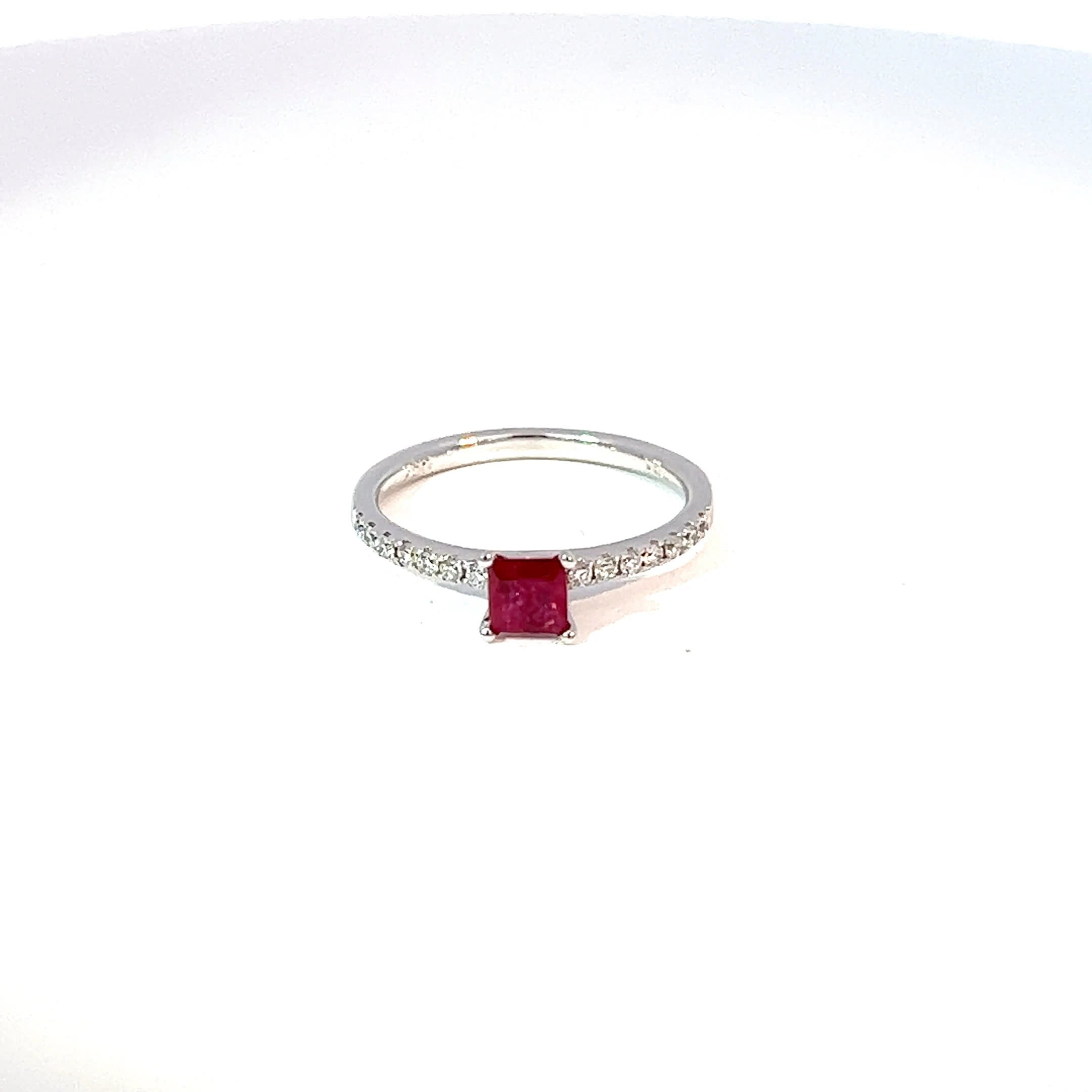 18ct White Gold Ruby & Diamond Shoulder Ring 