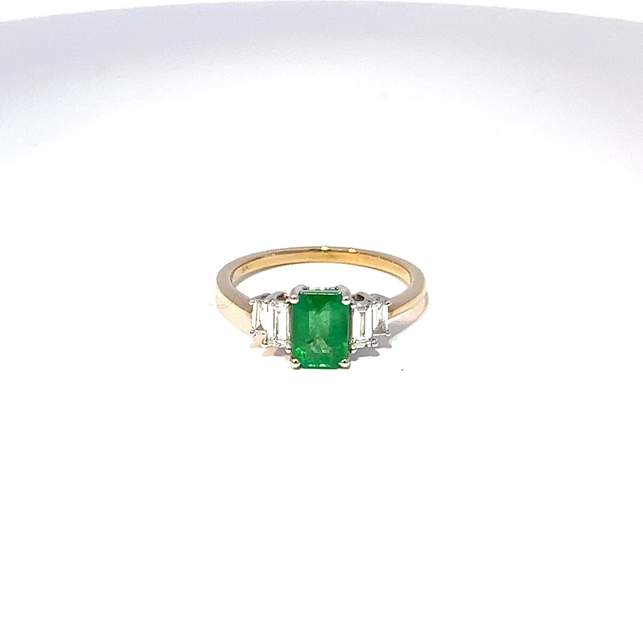 9ct Yellow Gold Emerald & Baguette Diamond Ring 