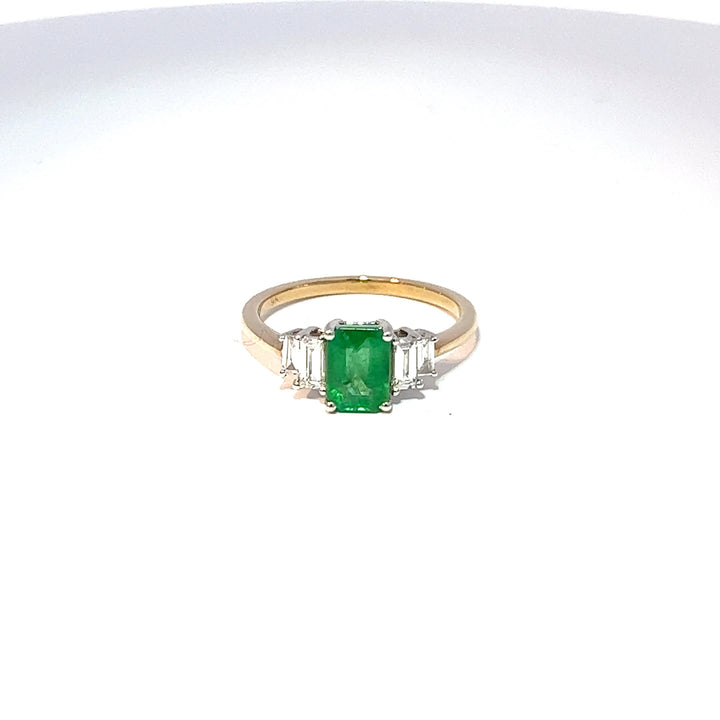 9ct Yellow Gold Emerald & Baguette Diamond Ring 