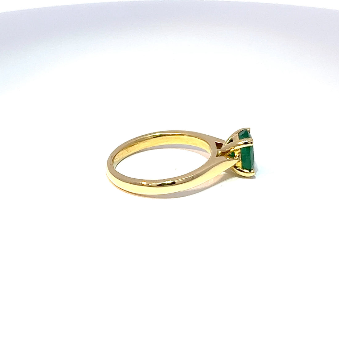 18ct Yellow Gold Oval Emerald Ring