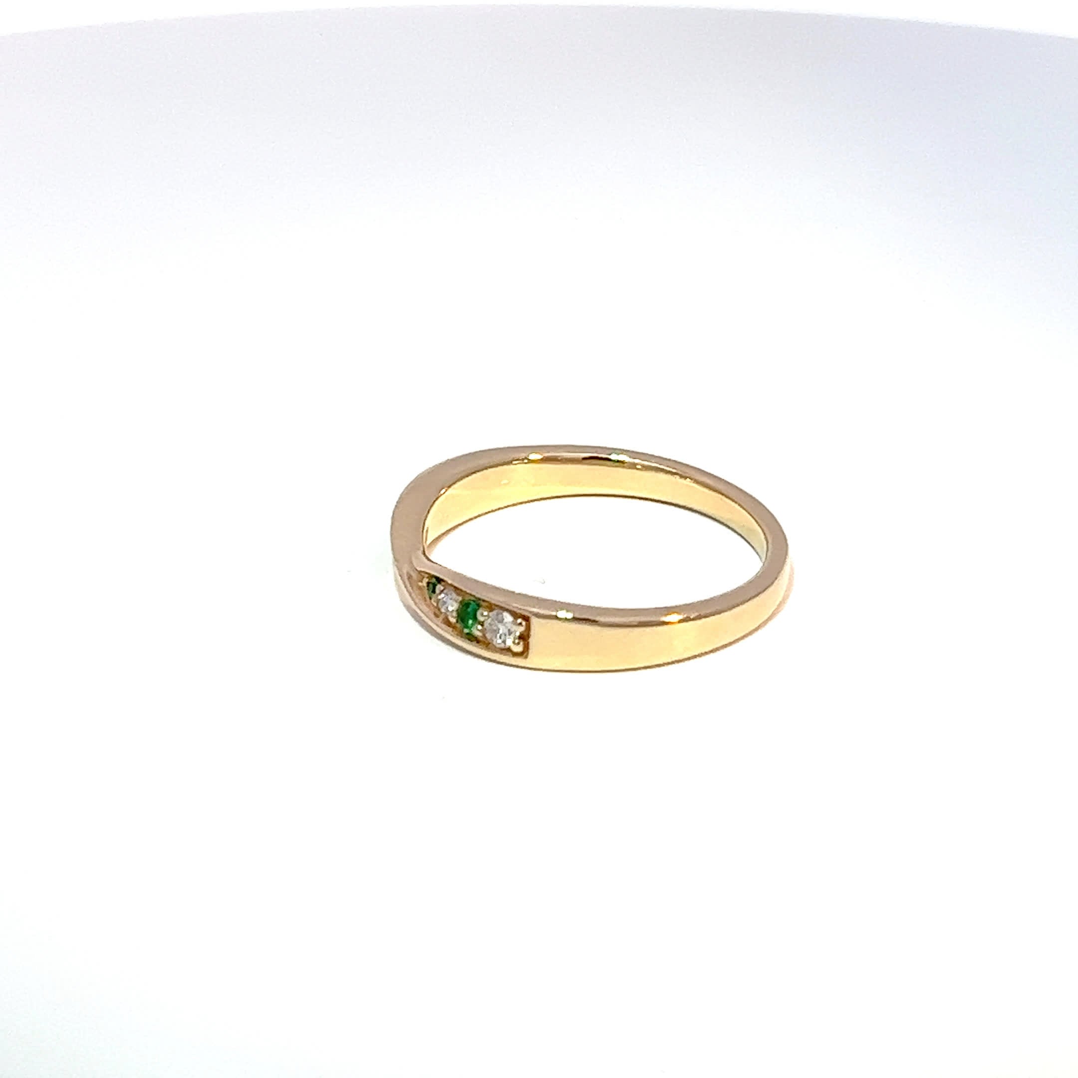 9ct Yellow Gold Emerald & Diamond Crossover Band