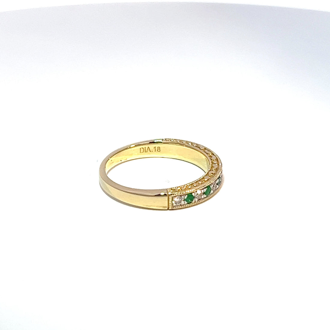 9ct Yellow Gold Emerald & Diamond Milgrain Band