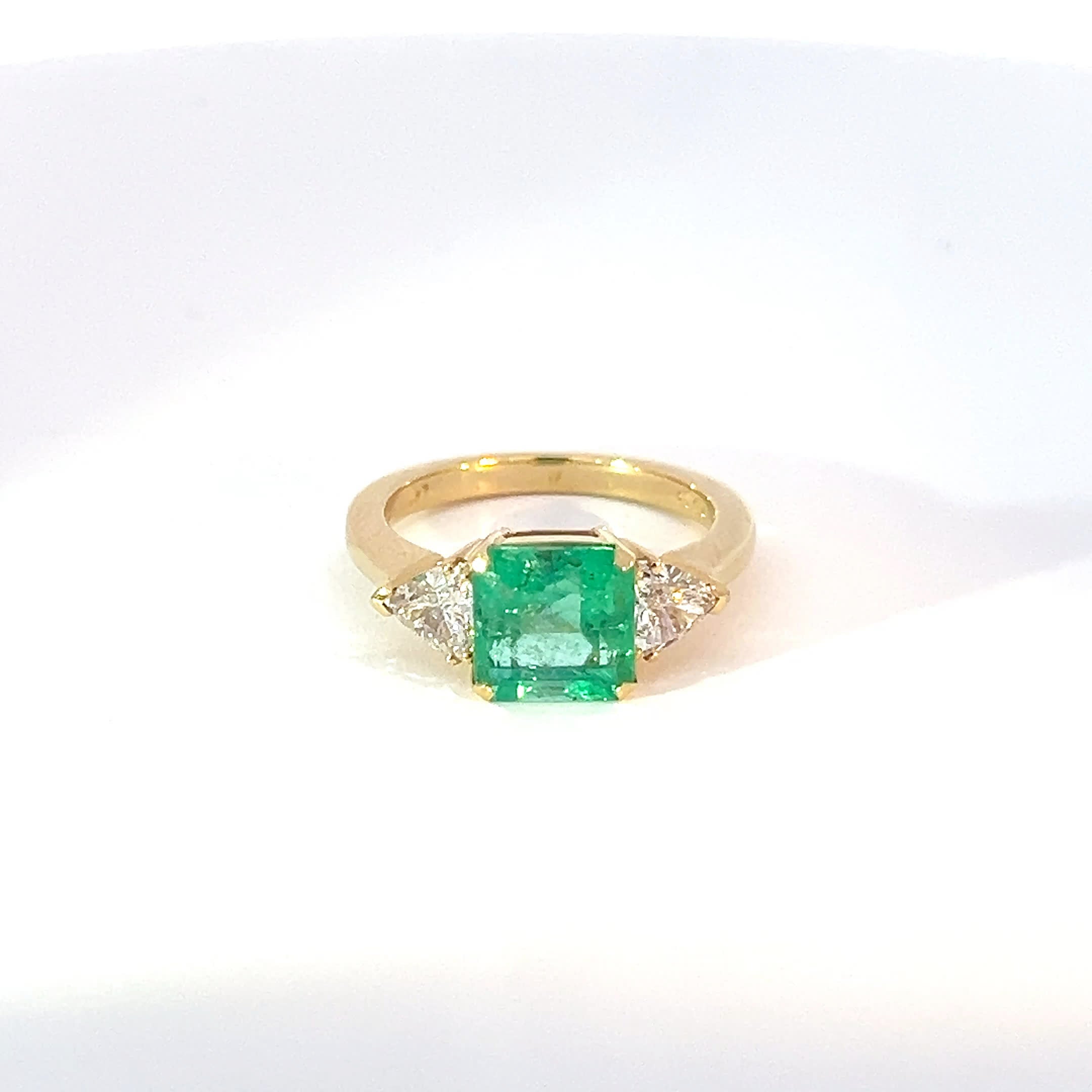 18ct Yellow Gold Emerald & Diamond Trilogy Ring 