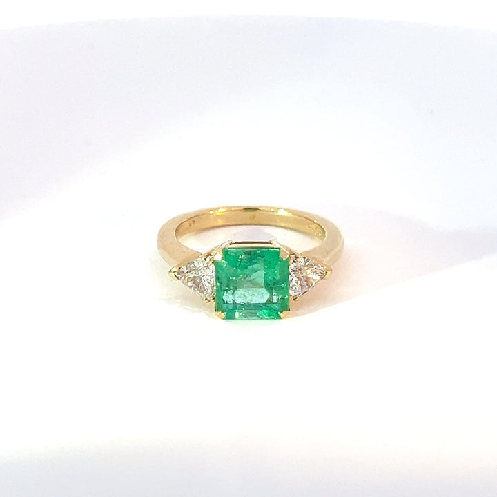 18ct Yellow Gold Emerald & Diamond Trilogy Ring 