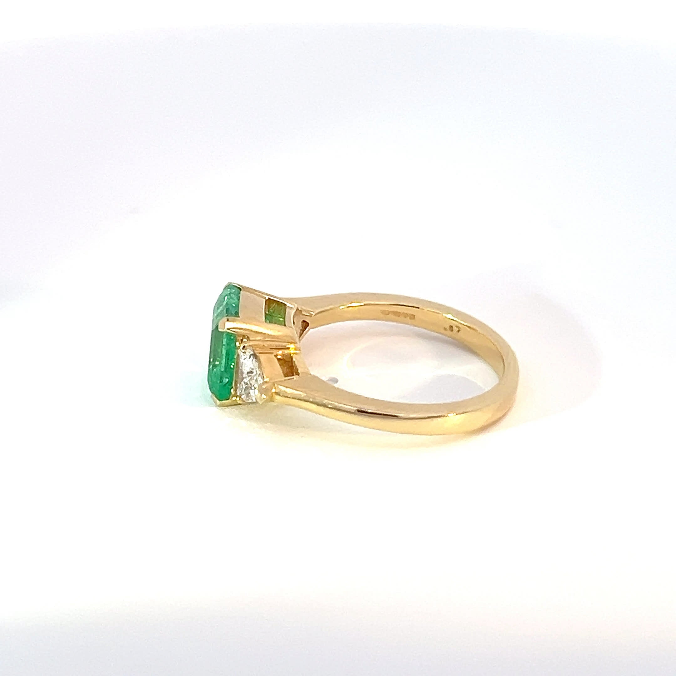 18ct Yellow Gold Emerald & Diamond Trilogy Ring