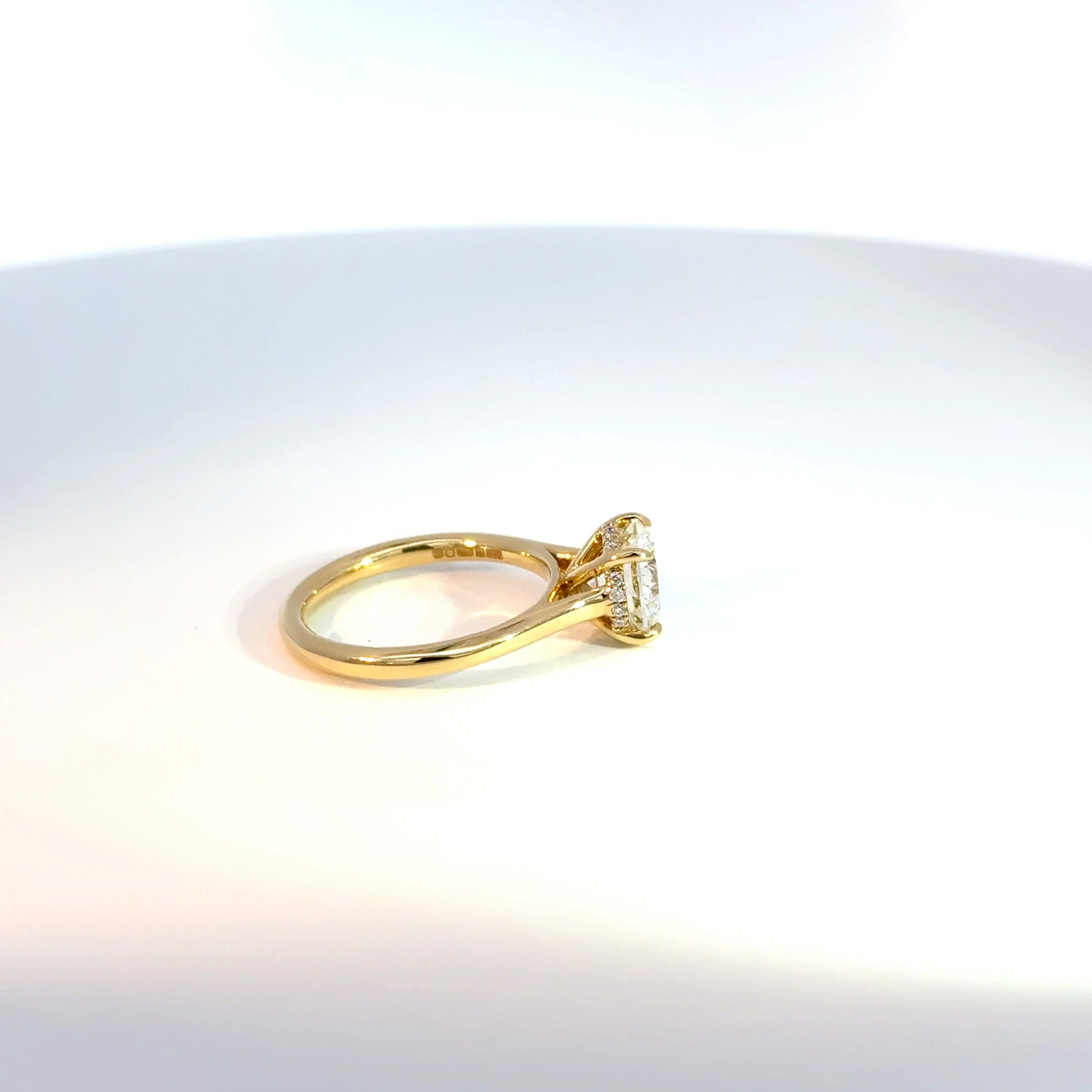 18ct Yellow Gold 2ct Round Lab Grown Diamond Solitaire