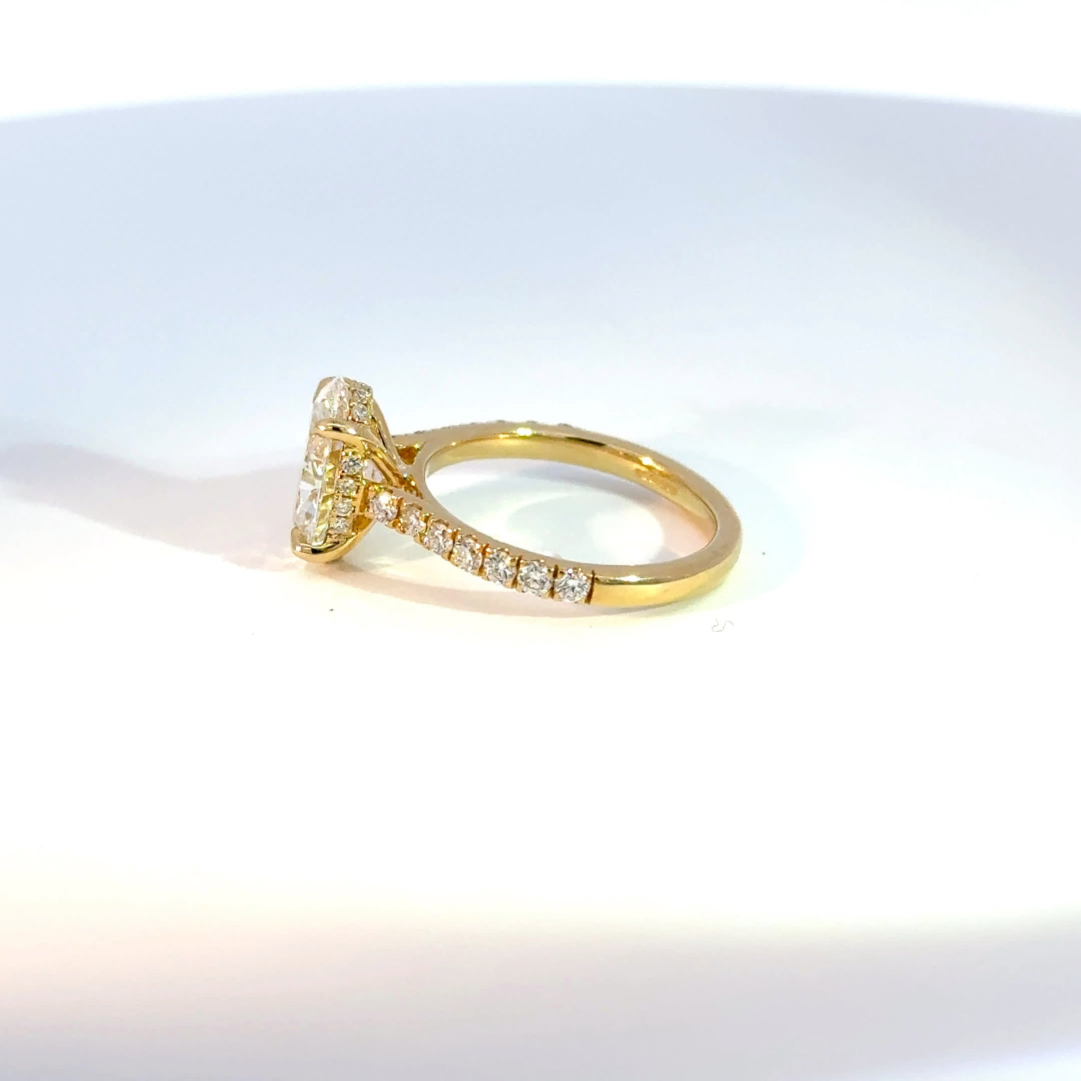 18ct Yellow Gold 2ct Oval Lab Diamond Solitaire