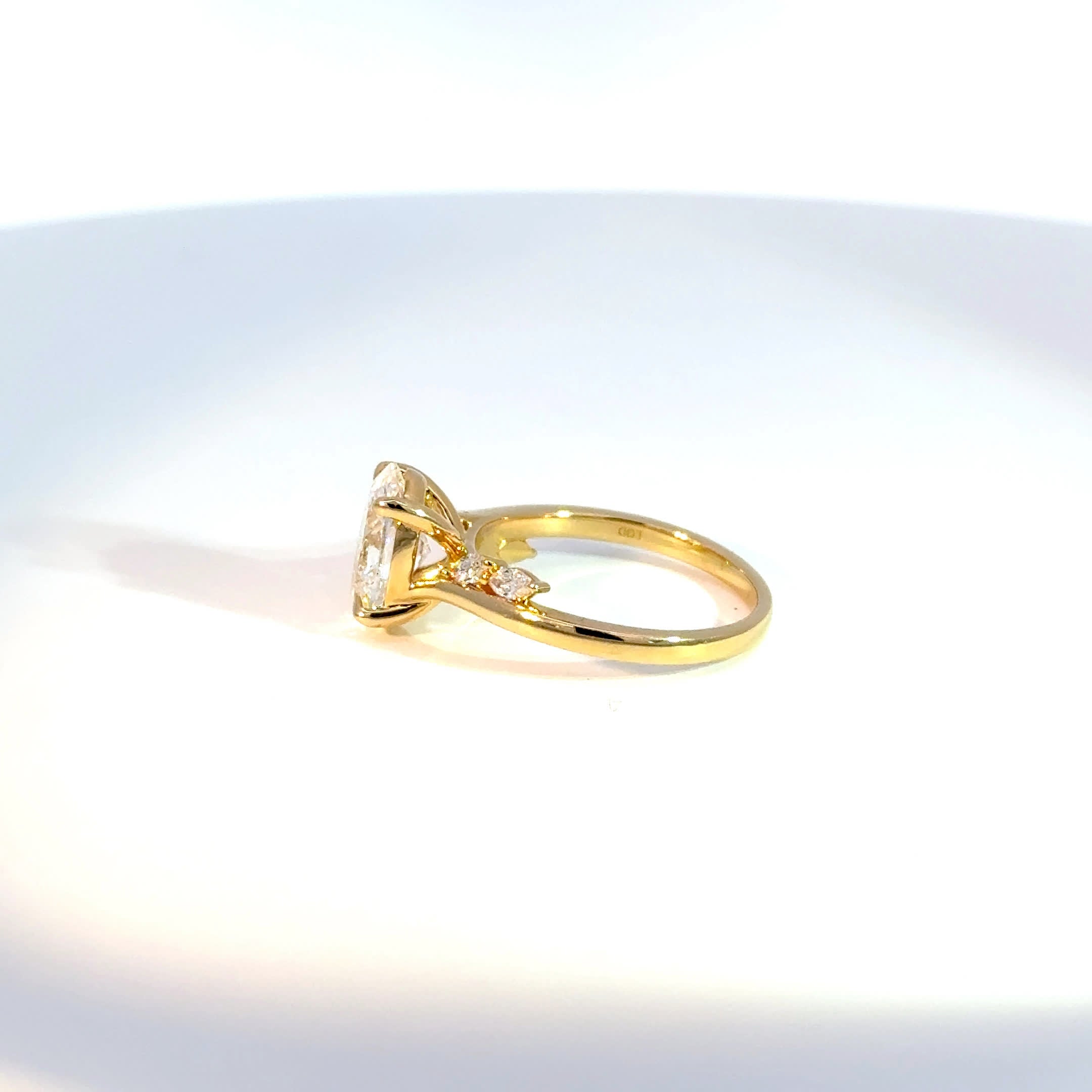 18ct Yellow Gold 2.18ctw Oval and Marquise Ring