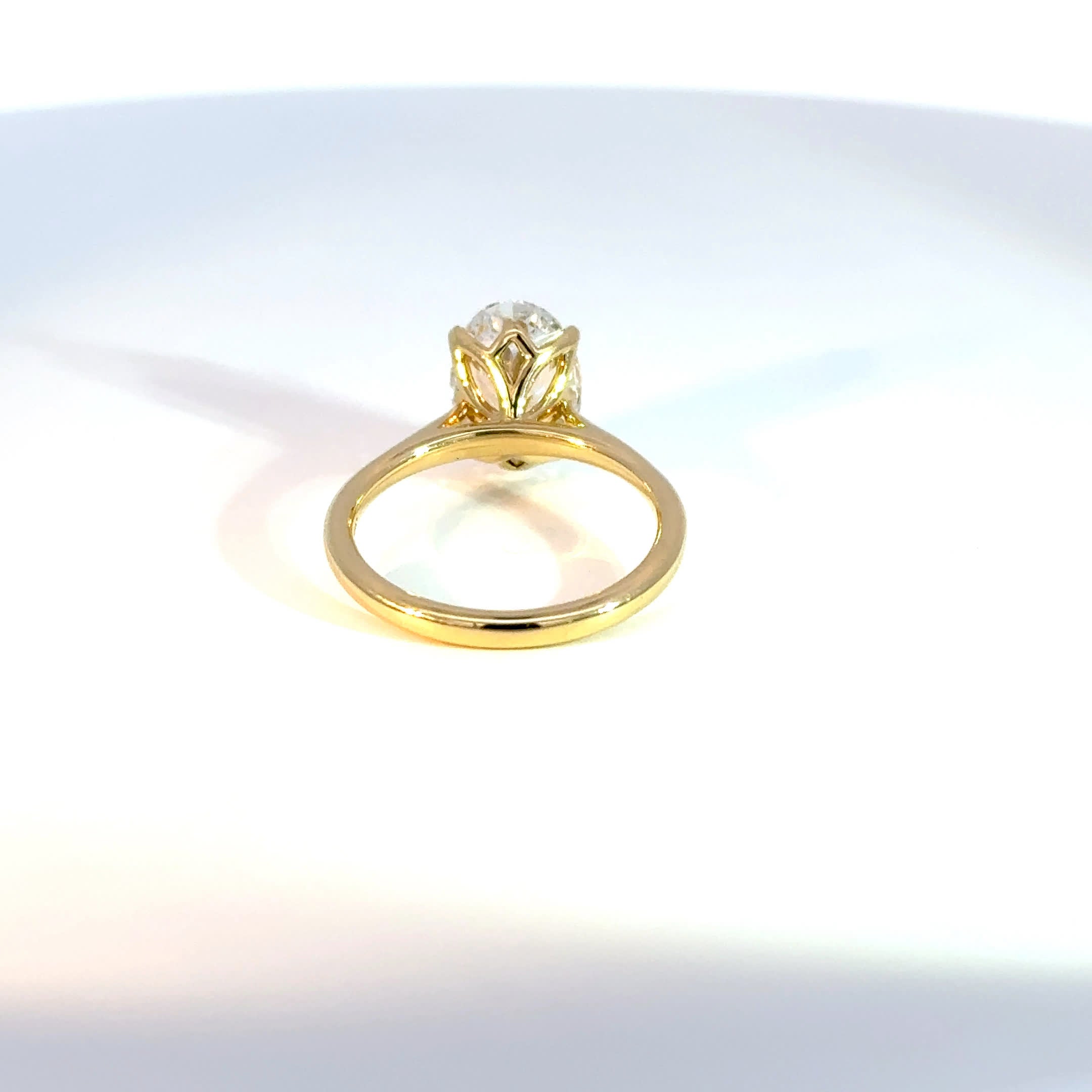 18ct Yellow Gold 3ct Oval Lab Diamond Solitaire