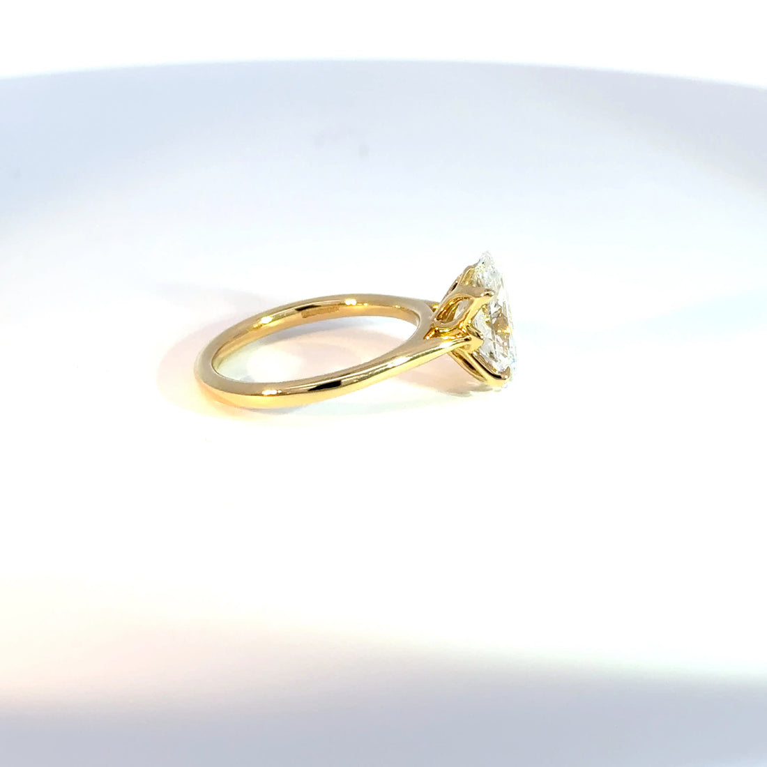 18ct Yellow Gold 3ct Oval Lab Diamond Solitaire