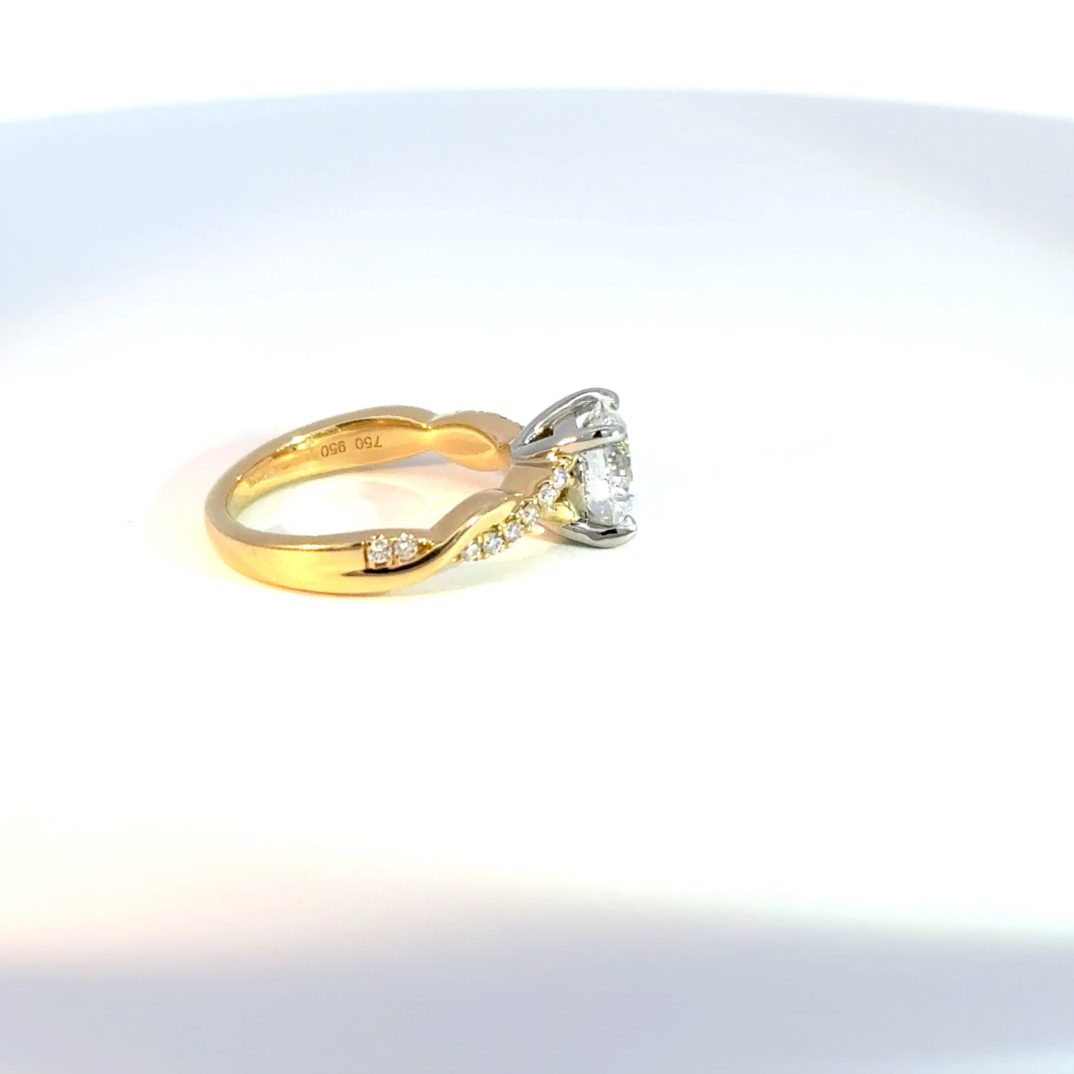 18ct Yellow Gold 2ct Round Lab Diamond Twist Solitaire