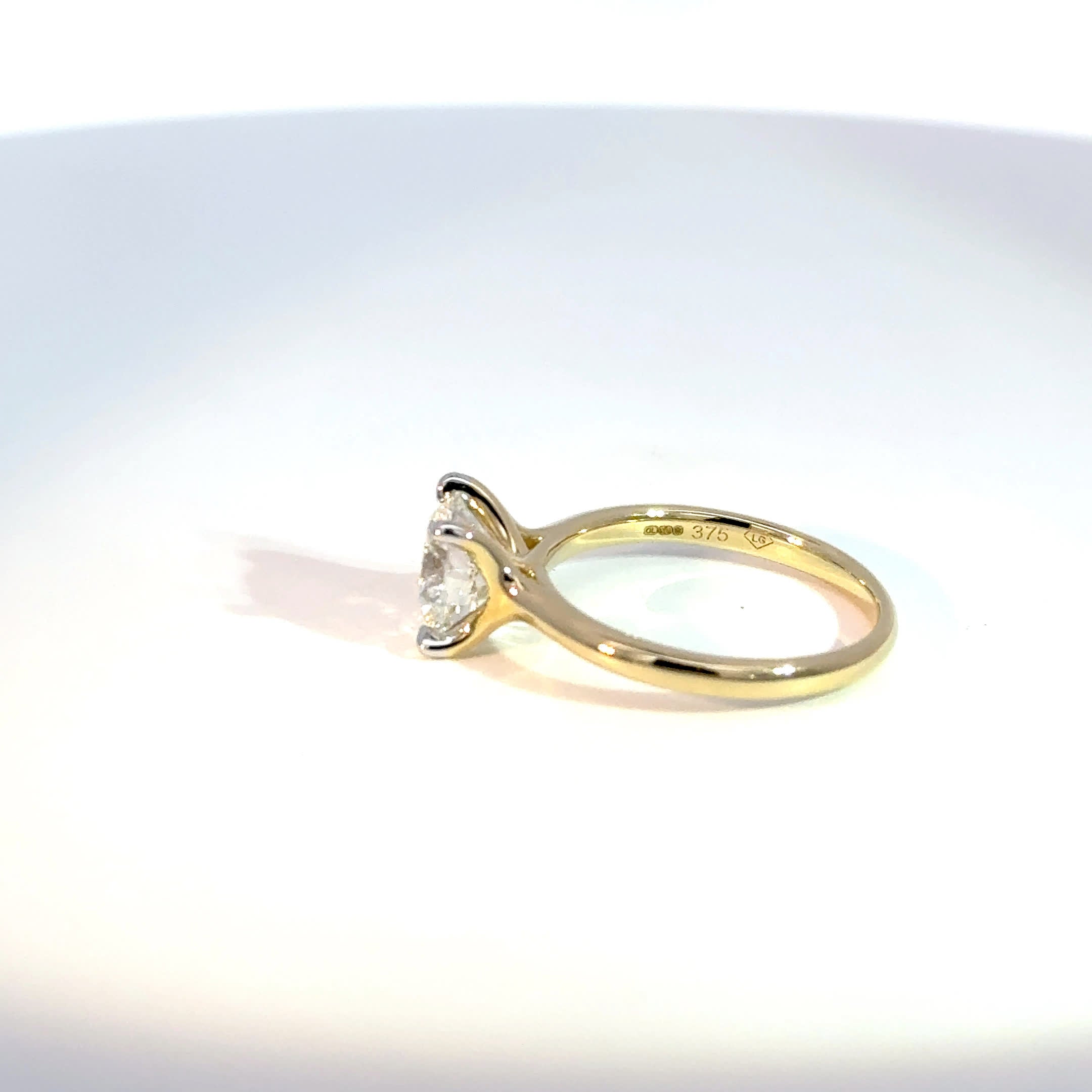 9ct Yellow Gold 1ct Round Lab Diamond Solitaire