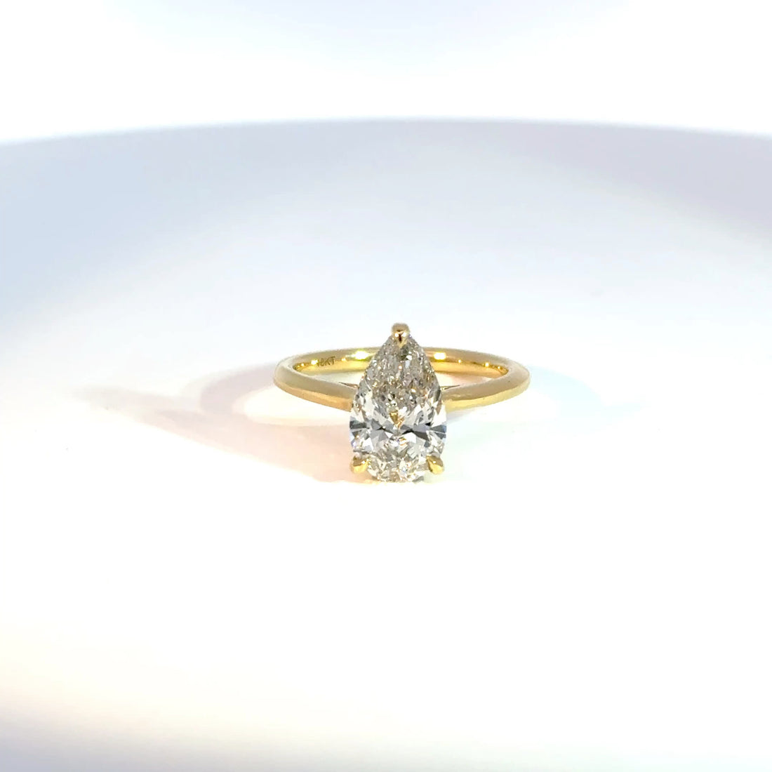 18ct Yellow Gold 2ct Pear Lab Diamond Solitaire 