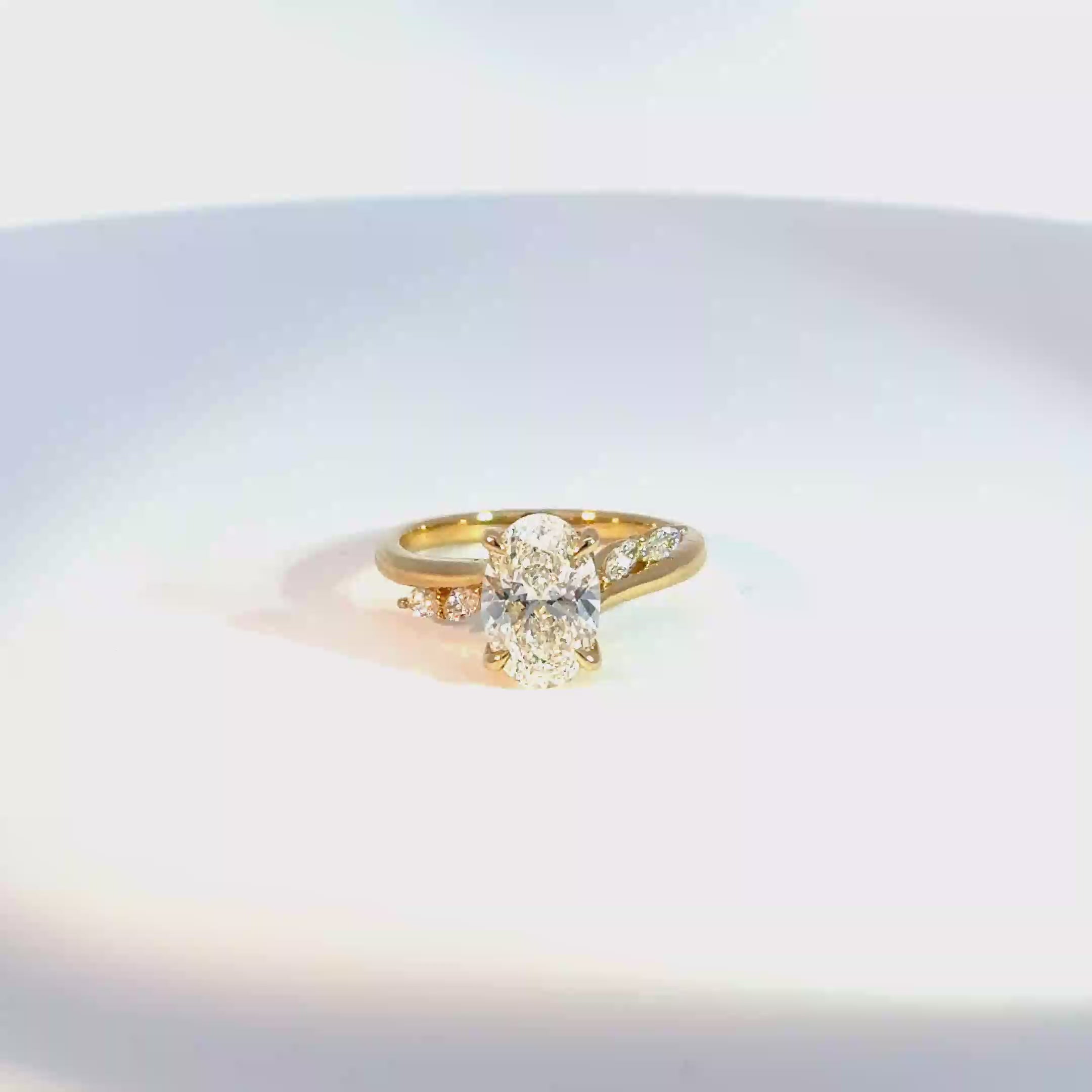 18ct Yellow Gold 2.18ctw Oval and Marquise Ring